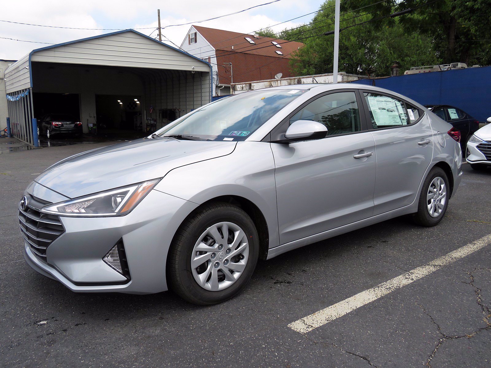 New 2020 Hyundai Elantra SE FWD 4dr Car